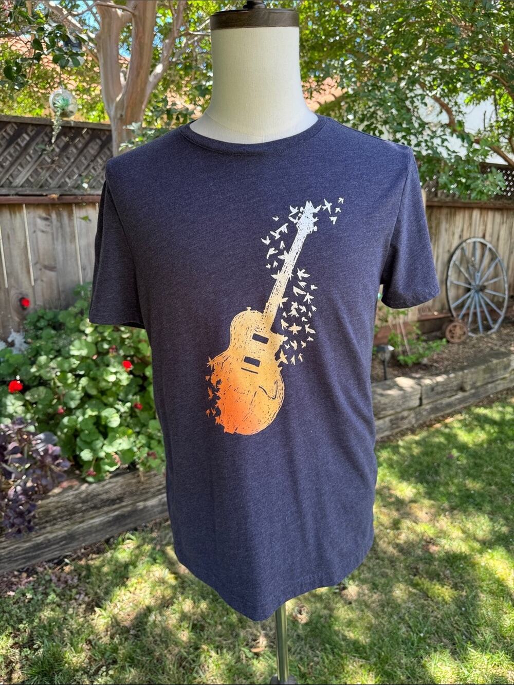 Banana Republic Factory Guitar Birds Graphic T-Shirt Tee Heather Blue Men's Med